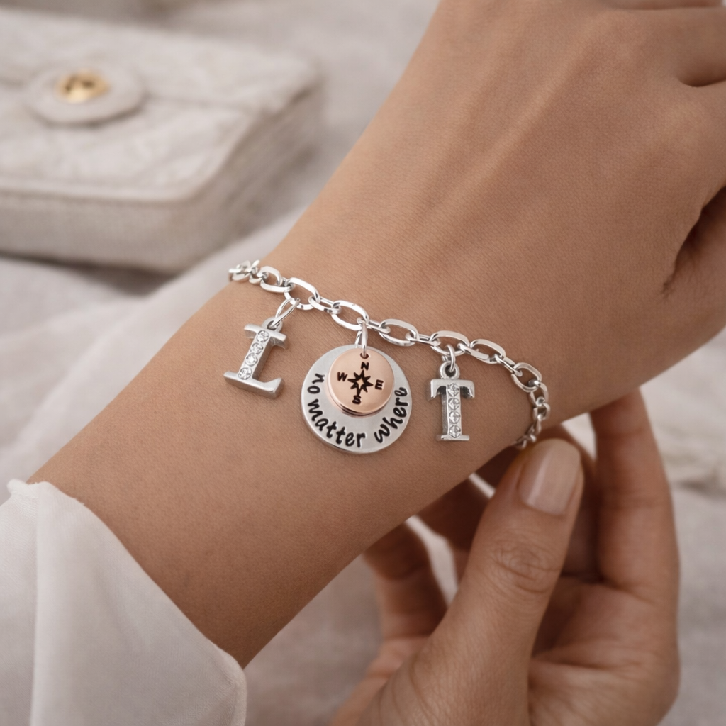 Long-distance sister bracelet with compass charm