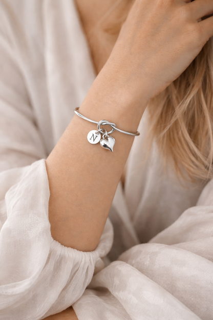 Open Cuff Design
Gently Adjustable for Comfort